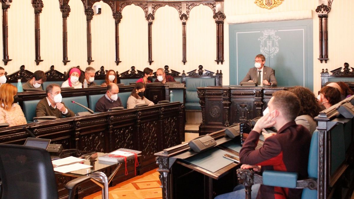 Un Pleno municipal en el Ayuntamiento vitoriano Un Pleno municipal en el Ayuntamiento vitoriano
