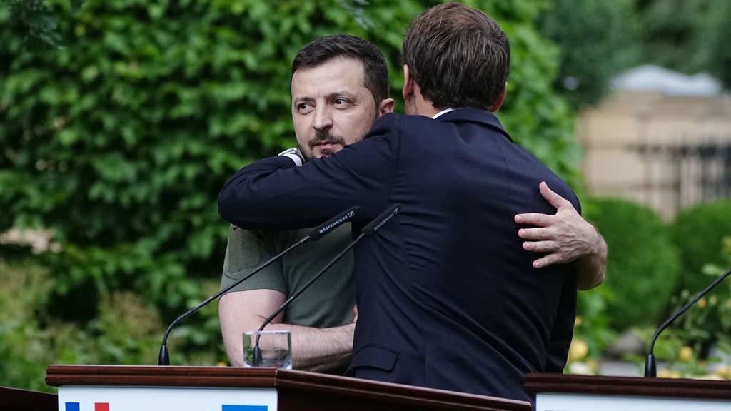 Volodímir Zelenski y Emmanuel Macron durante su encuentro en Kiev