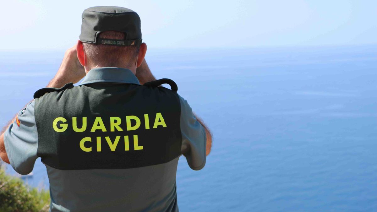 Agente de la Guardia Civil. Agente de la Guardia Civil.