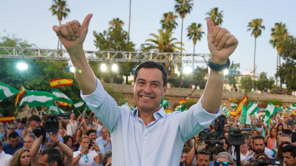 Juanma Moreno durante la campaña