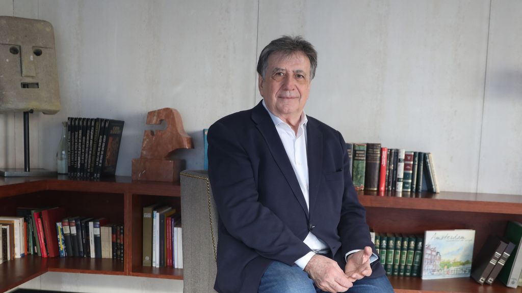 El escritor Luis Landero