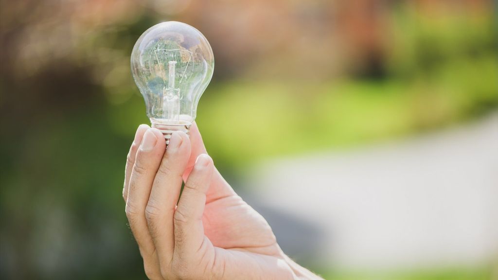 La luz sube esta martes hasta los 270,17 euros por megavatio hora (MW7h)