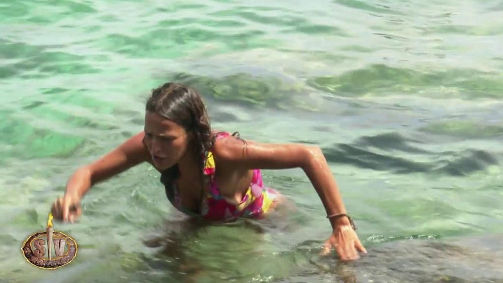 Marta Peñate huye del agua despavorida tras su encuentro con una mantarraya: “¡Me electrocuto!"