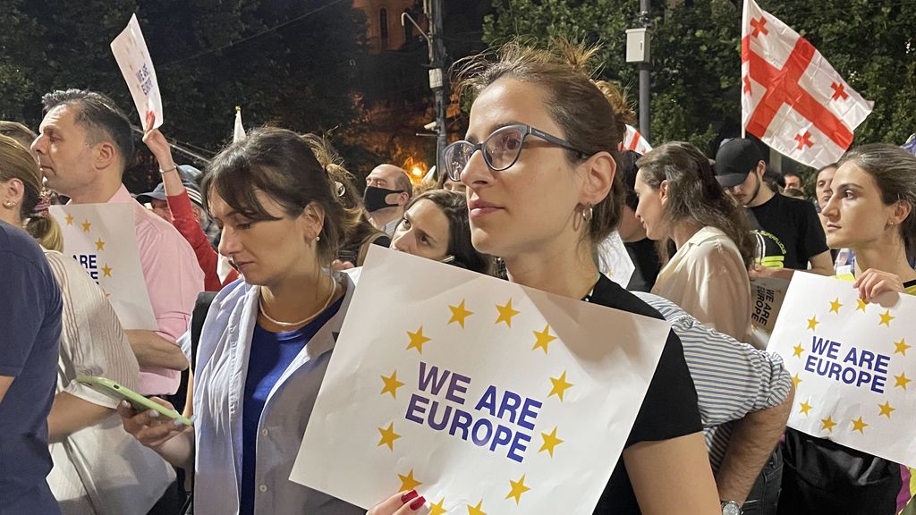 Una manifestación multitudinaria respalda el proceso de adhesión de Georgia a la UE