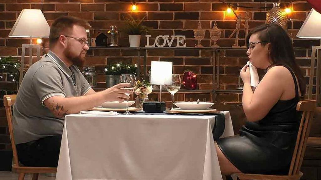 Andrea y Vicente durante su paso por 'First Dates'