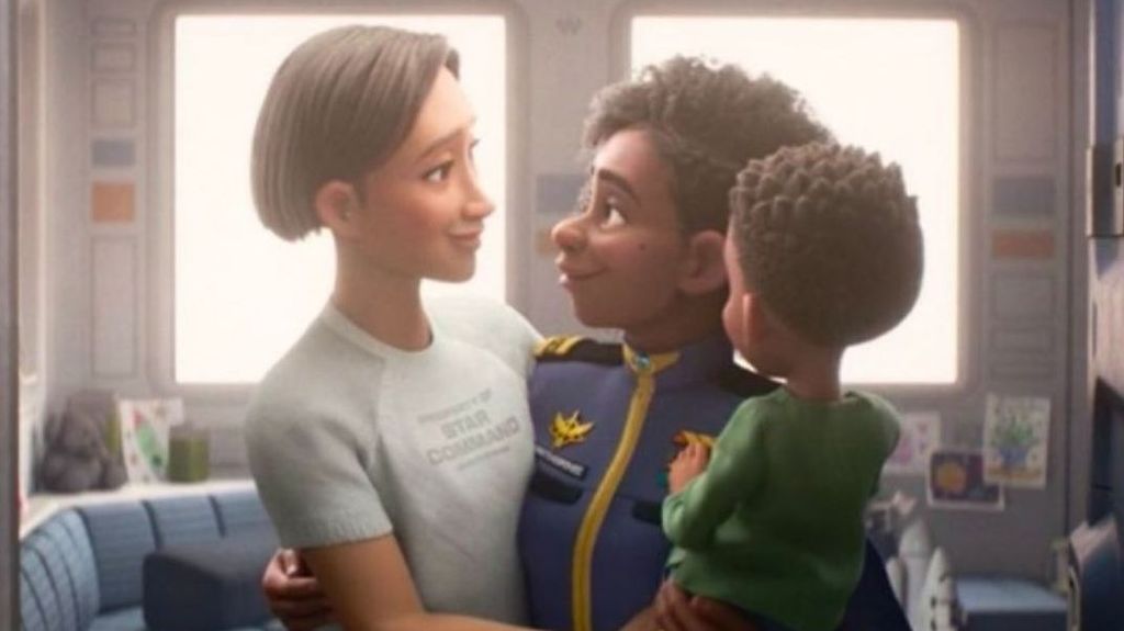 disney Pixar y la polémica por el beso lésbico entre dos personajes de su última película de Lightyear