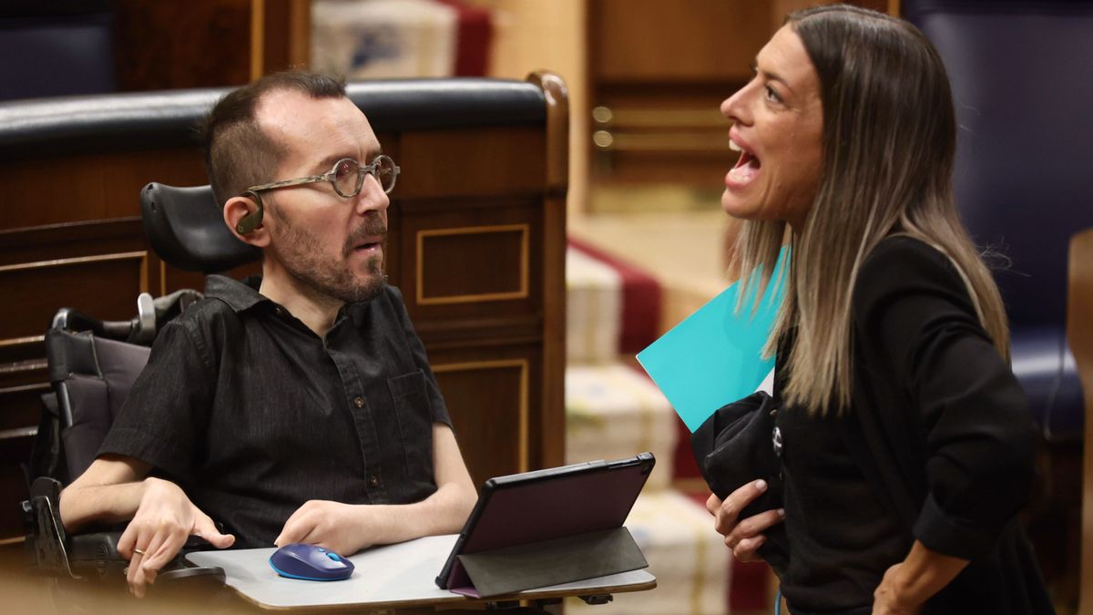 Echenique y Nogueras en el hemiciclo del Congreso durante el debate de las lenguas cooficiales Echenique y Nogueras en el hemiciclo del Congreso durante el debate de las lenguas cooficiales