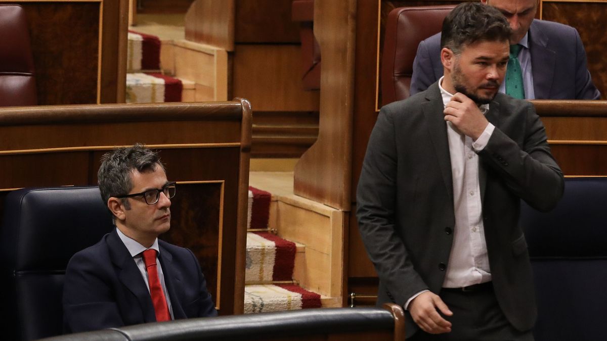 Félix Bolaños y Gabriel Rufián, durante un pleno del Congreso