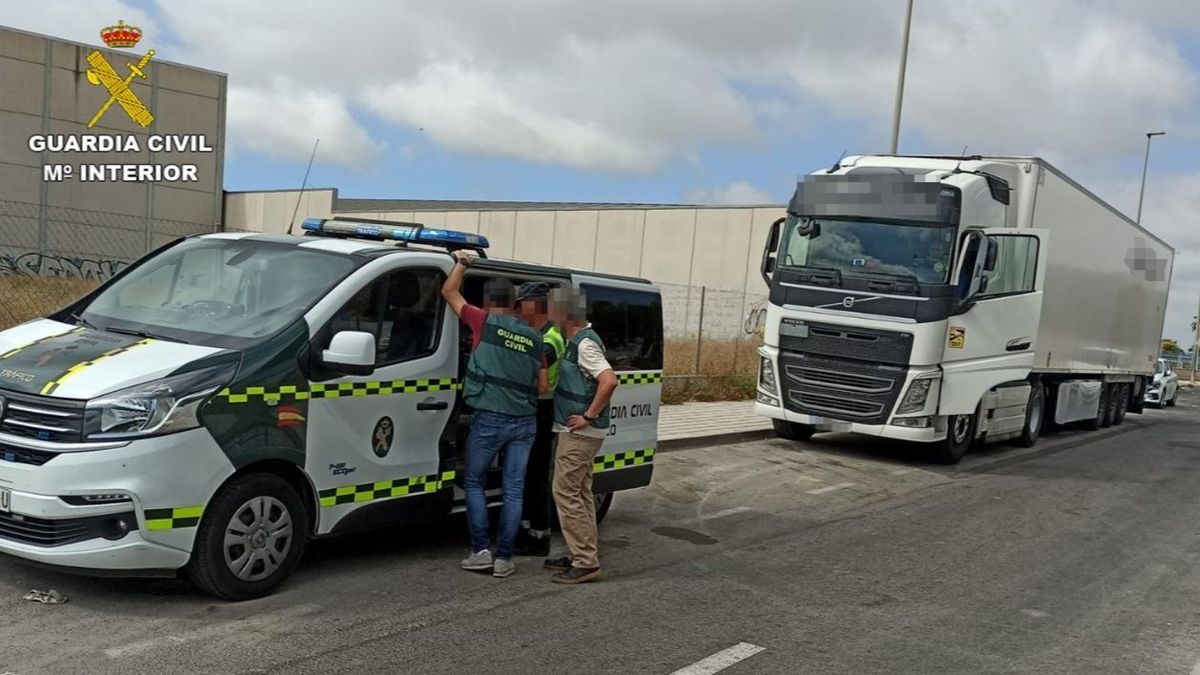 Guardia Civil localizó al conductor y el camión Guardia Civil localizó al conductor y el camión