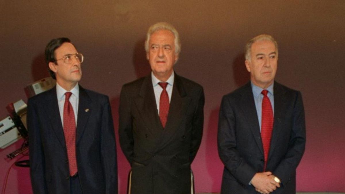 Santiago Gómez Pintado, a la derecha, en las elecciones de 1995 junto a Florentino Pérez y Ramón Mendoza