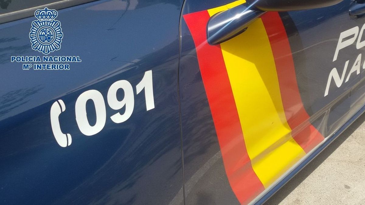Vehículo de la Policía Nacional Vehículo de la Policía Nacional