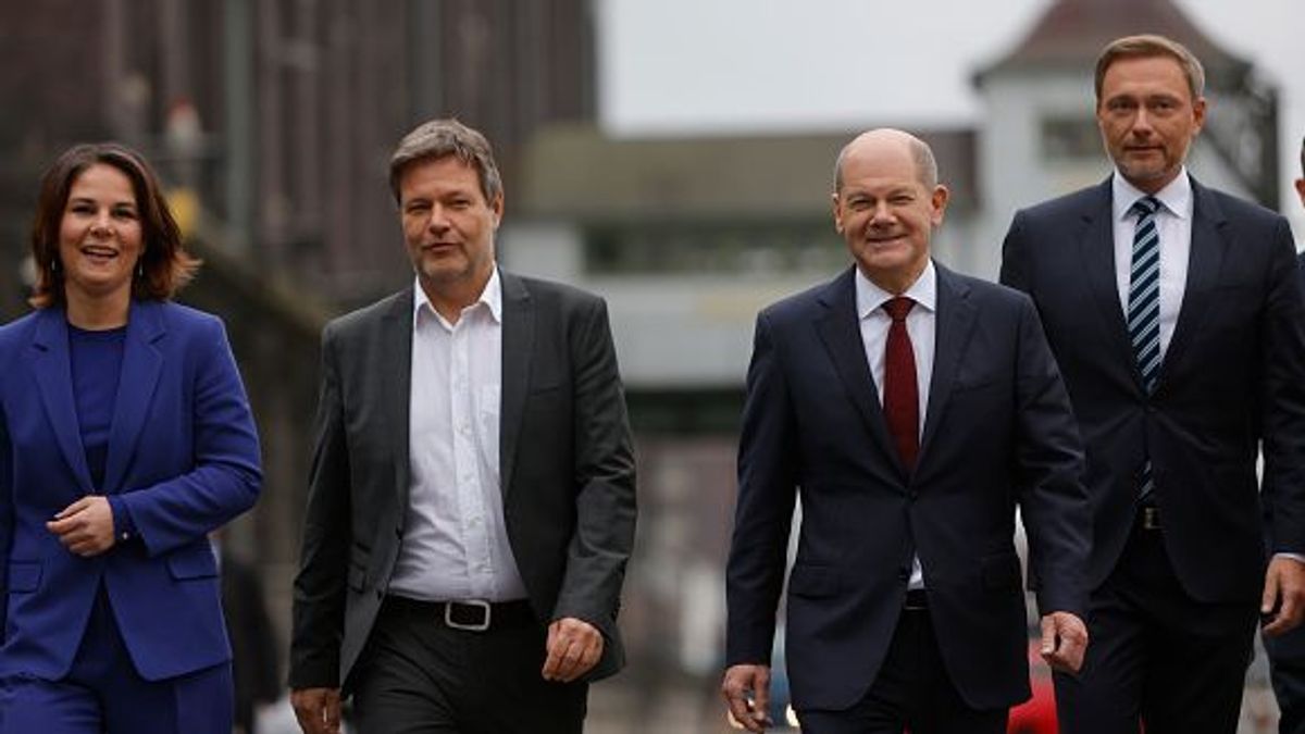 Christian Lindner, líder de los Demócratas Libres Alemanes (FDP), Olaf Scholz, miembro del SPD, Annalene Baerbock y Robert Habeck, colíderes del Partido de los Verdes, Christian Lindner, líder de los Demócratas Libres Alemanes (FDP) noviembre de 2021 en Berlín, Alemania Christian Lindner, líder de los Demócratas Libres Alemanes (FDP), Olaf Scholz, miembro del SPD, Annalene Baerbock y Robert Habeck, colíderes del Partido de los Verdes, Christian Lindner, líder de los Demócratas Libres Alemanes (FDP) noviembre de 2021 en Berlín, Alemania
