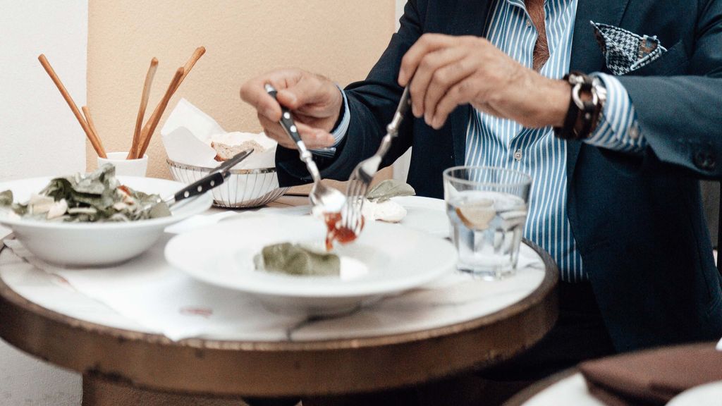 Comer fuera de casa sin que la báscula lo note