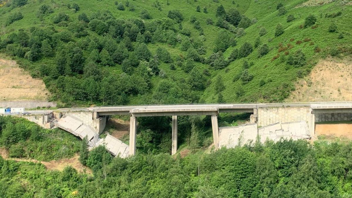 Estado actual del viaducto de O Castro. Estado actual del viaducto de O Castro.