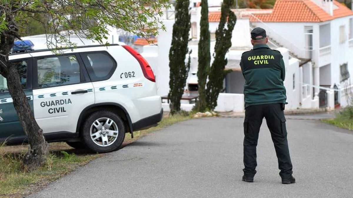 La Guardia Civil detiene a una mujer acusada de haber matado a puñaladas al hombre con el que convivía en Villagarcía de las Vega (León)