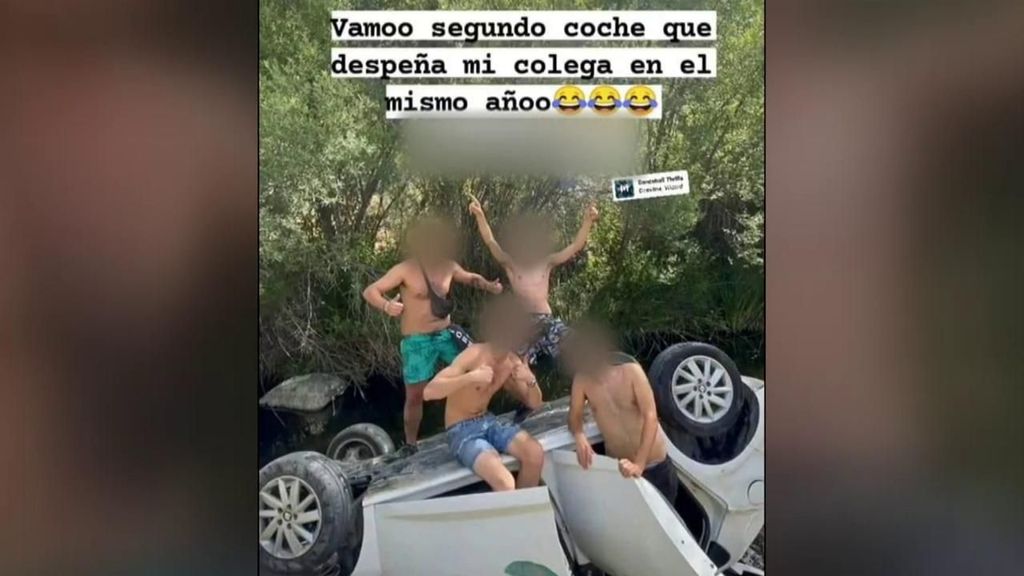 La última salvajada en redes sociales: vuelcan su coche en un paraje natural de Málaga y lo suben a TikTok
