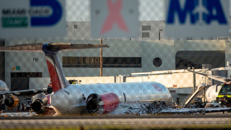 Aterrizaje De Emergencia En Miami Tres Heridos Tras Incendiarse Un Avión Nius 4256