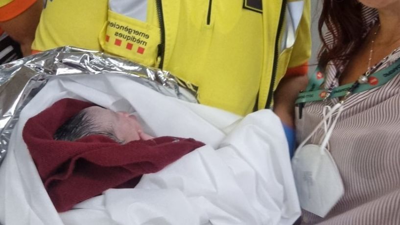 Ángel, un bebé que nació en el metro de Barcelona