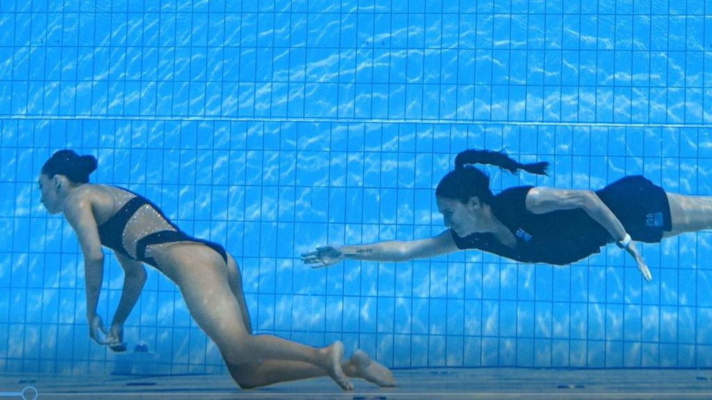 Rescate exprés de la nadadora Anita Álvarez por su entrenadora:  "El largo más rápido de mi vida"