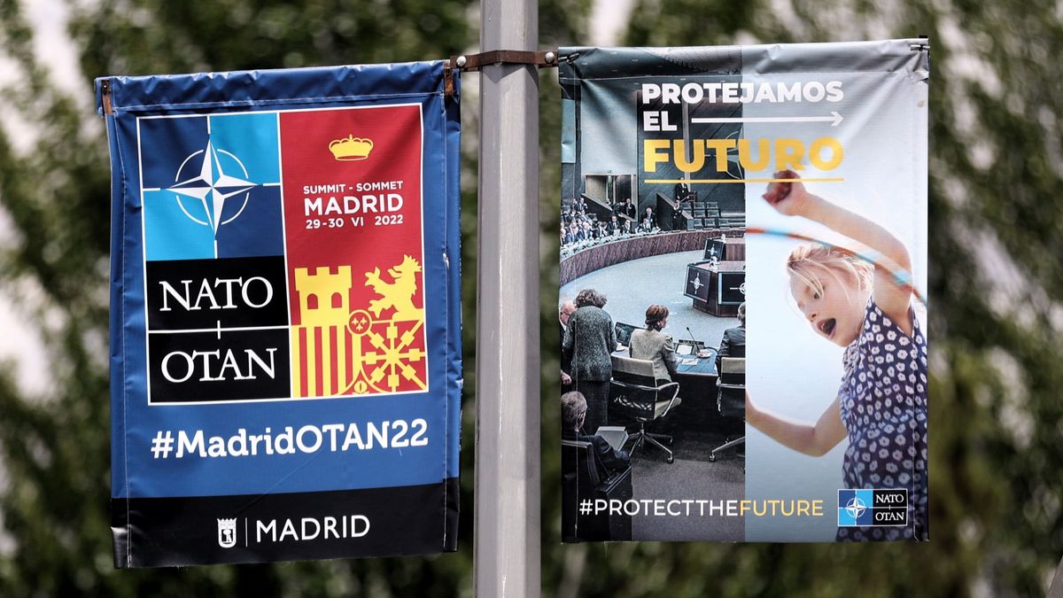 Carteles Cumbre OTAN 2022 Carteles Cumbre OTAN 2022
