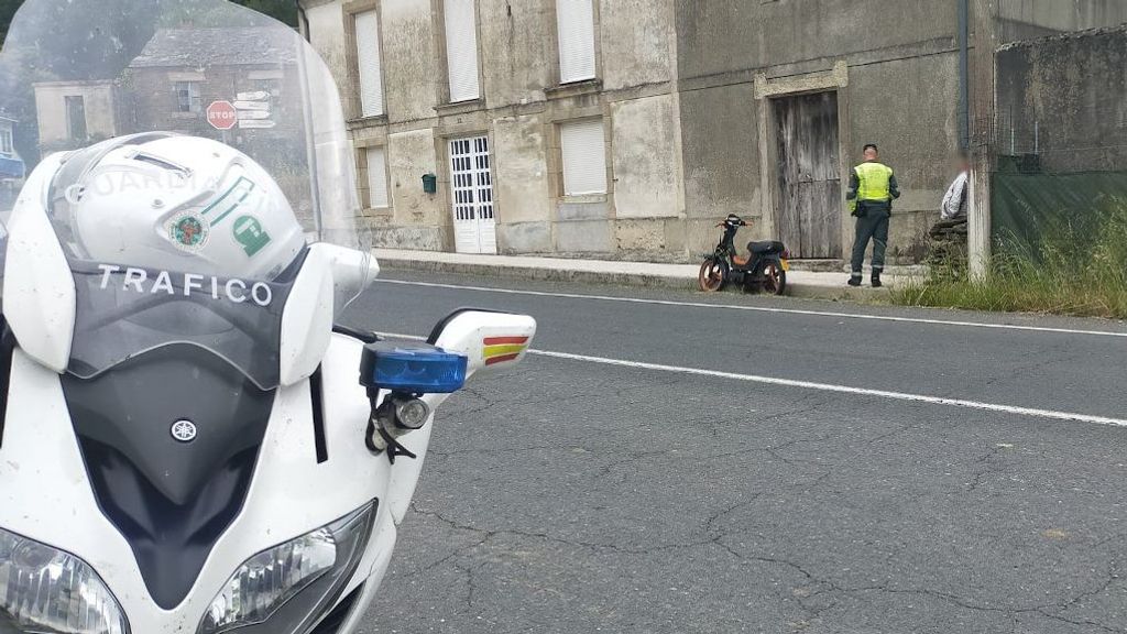El ciclomotor en el que circulaba el infractor.
