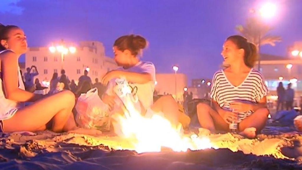 Noche de San Juan: hogueras y fiestas en la playa para dar la bienvenida al verano 2022