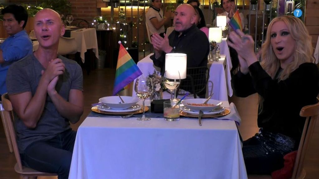 Avance 'First dates' especial Orgullo