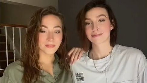 Carley y Mercedes