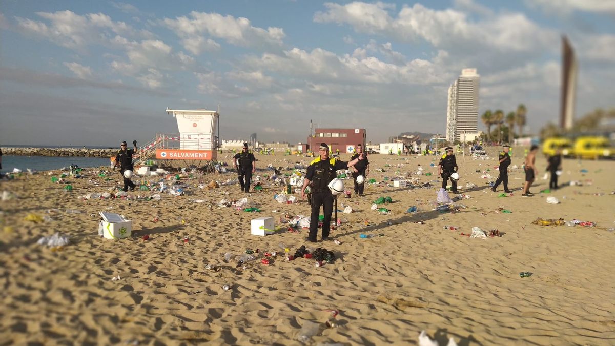 Limpieza de playas en Barcelona Limpieza de playas en Barcelona