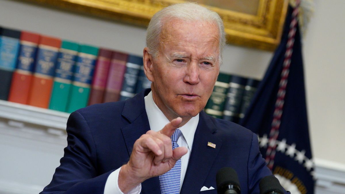 Joe Biden promulga la primera ley sobre control de armas en décadas en EEUU