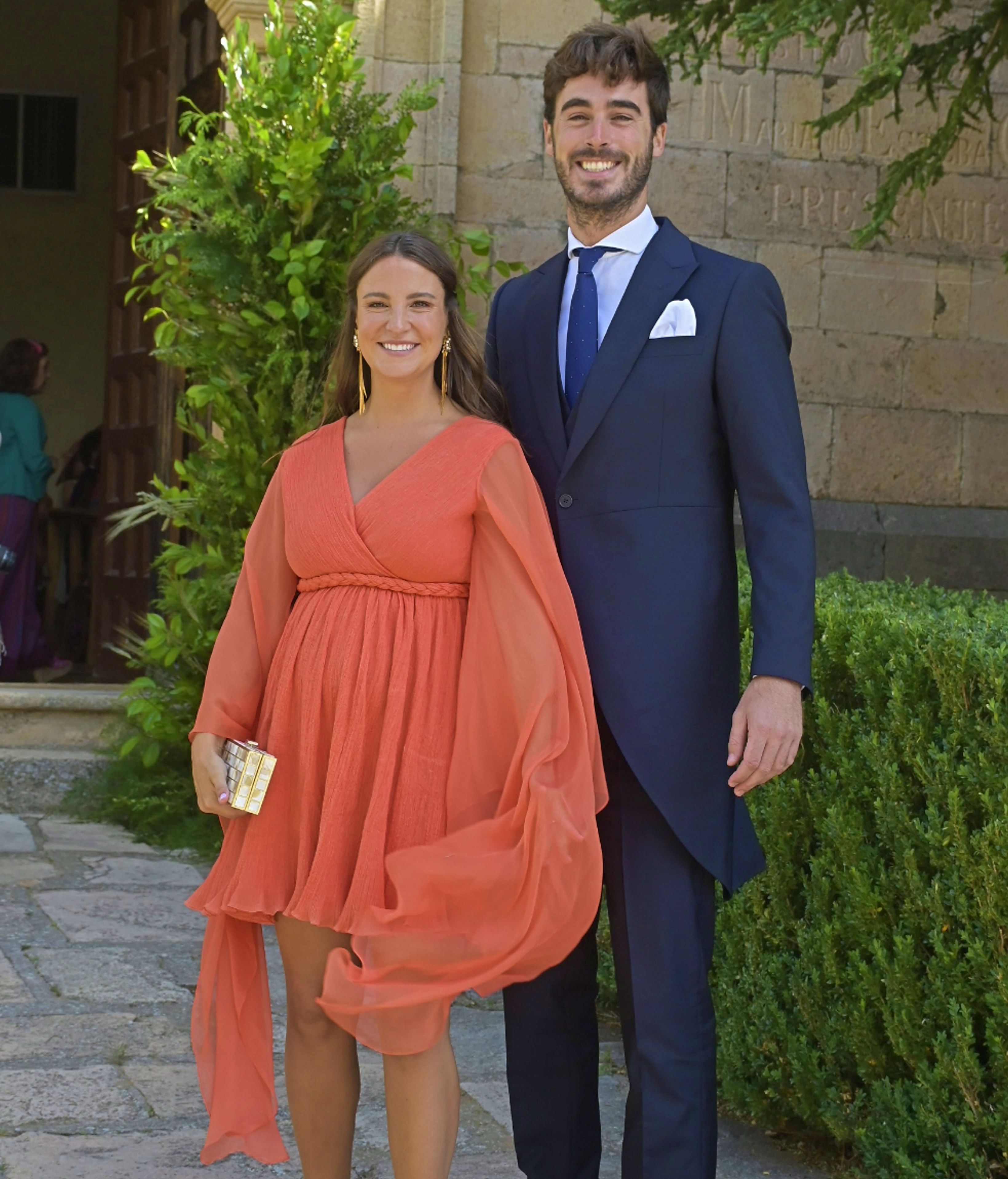 Marta, embarazada de Matilda, y su novio Luis
