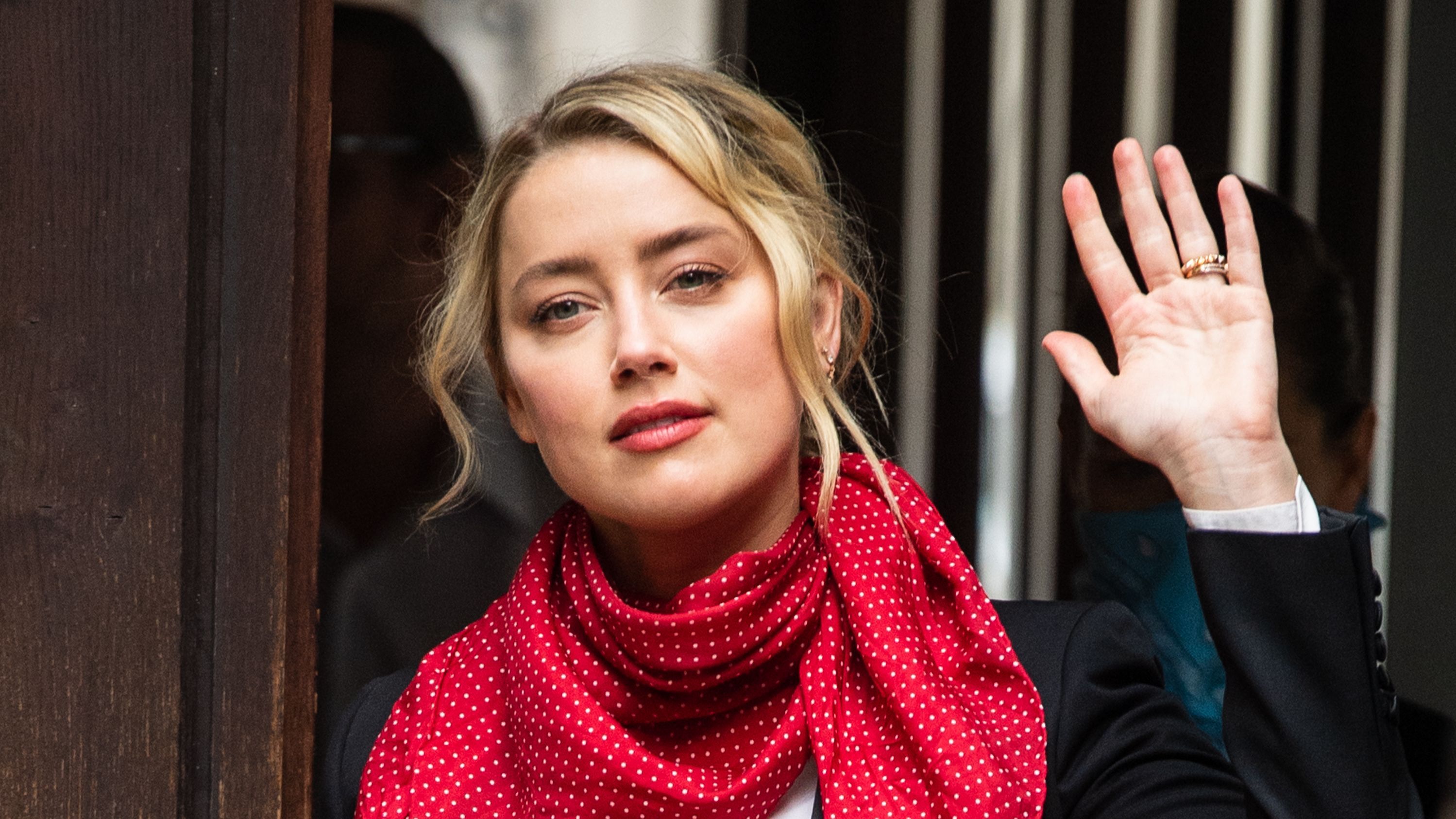 Amber Heard vuelve a perder en su batalla contra Johnny Depp: el juicio no será nulo