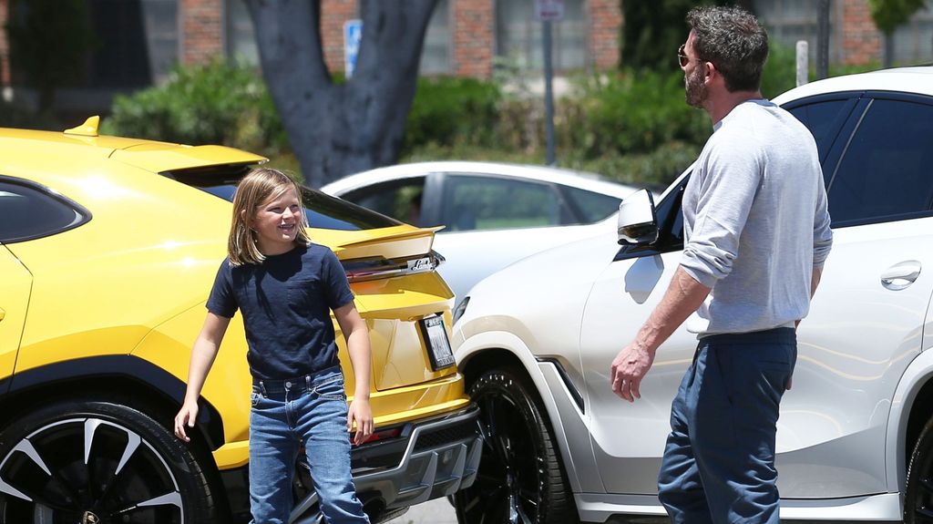 Ben Affleck con su hijo Samuel tras el golpe