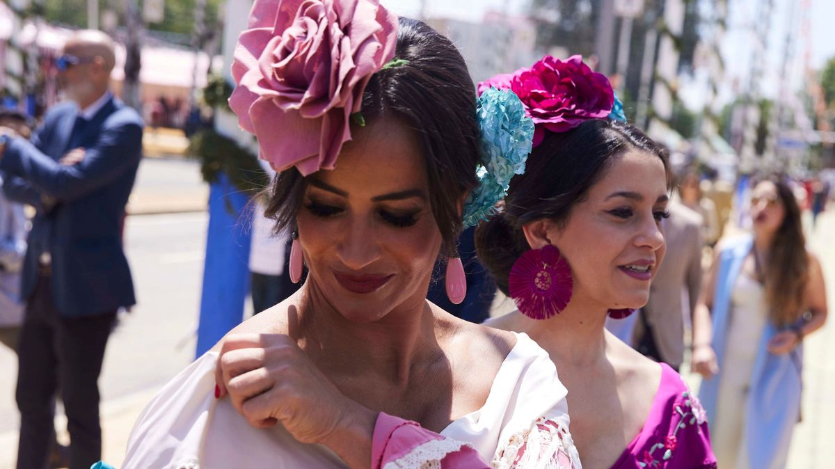 Inés Arrimadas y Begoña Villacís unidas por los volantes en la pasada campaña andaluza Inés Arrimadas y Begoña Villacís unidas por los volantes en la pasada campaña andaluza
