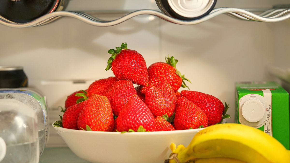 Alimentos en la nevera Alimentos en la nevera