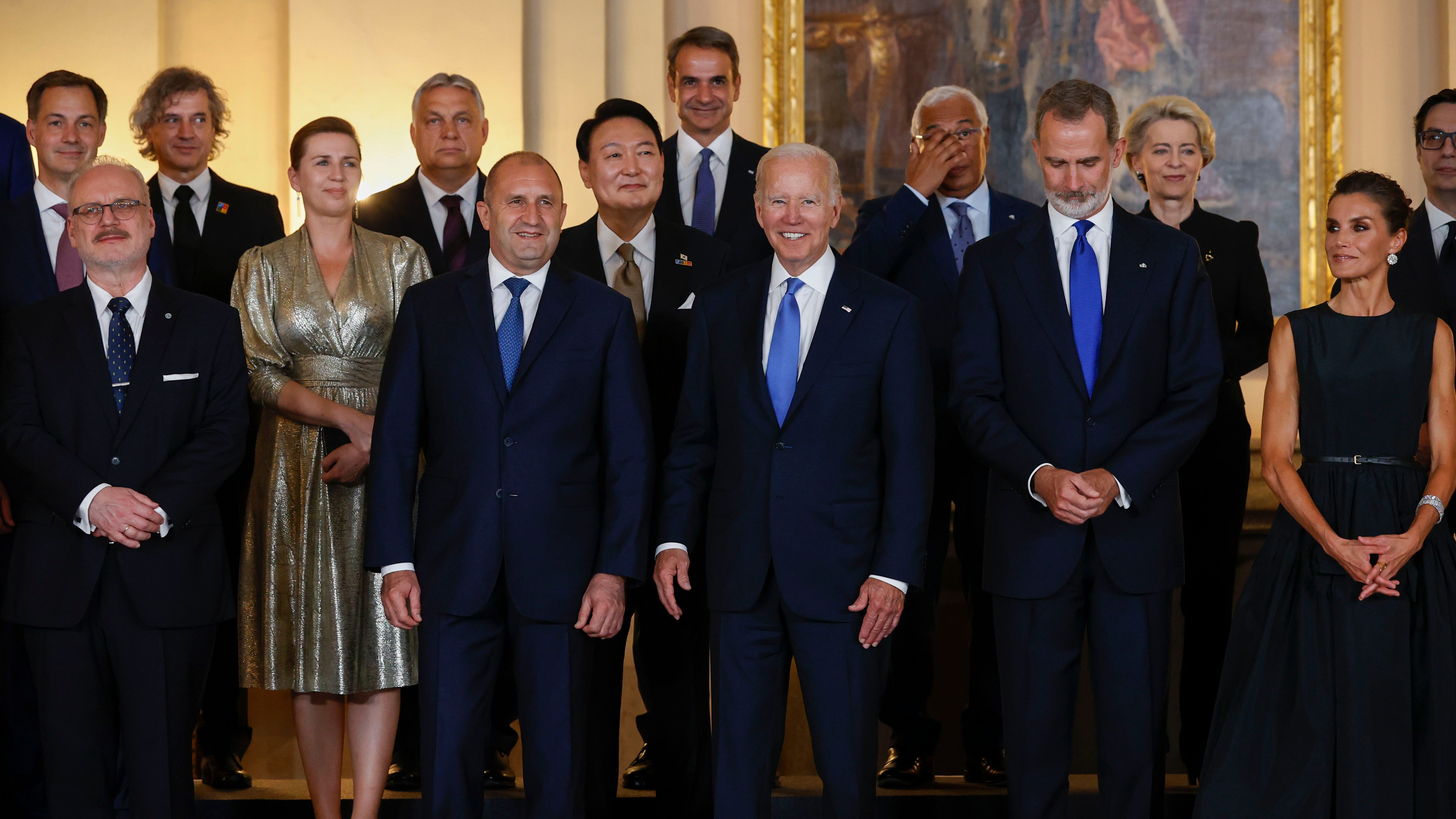 Los Reyes presiden la cena con los jefes de Estado de la OTAN en el Palacio Real