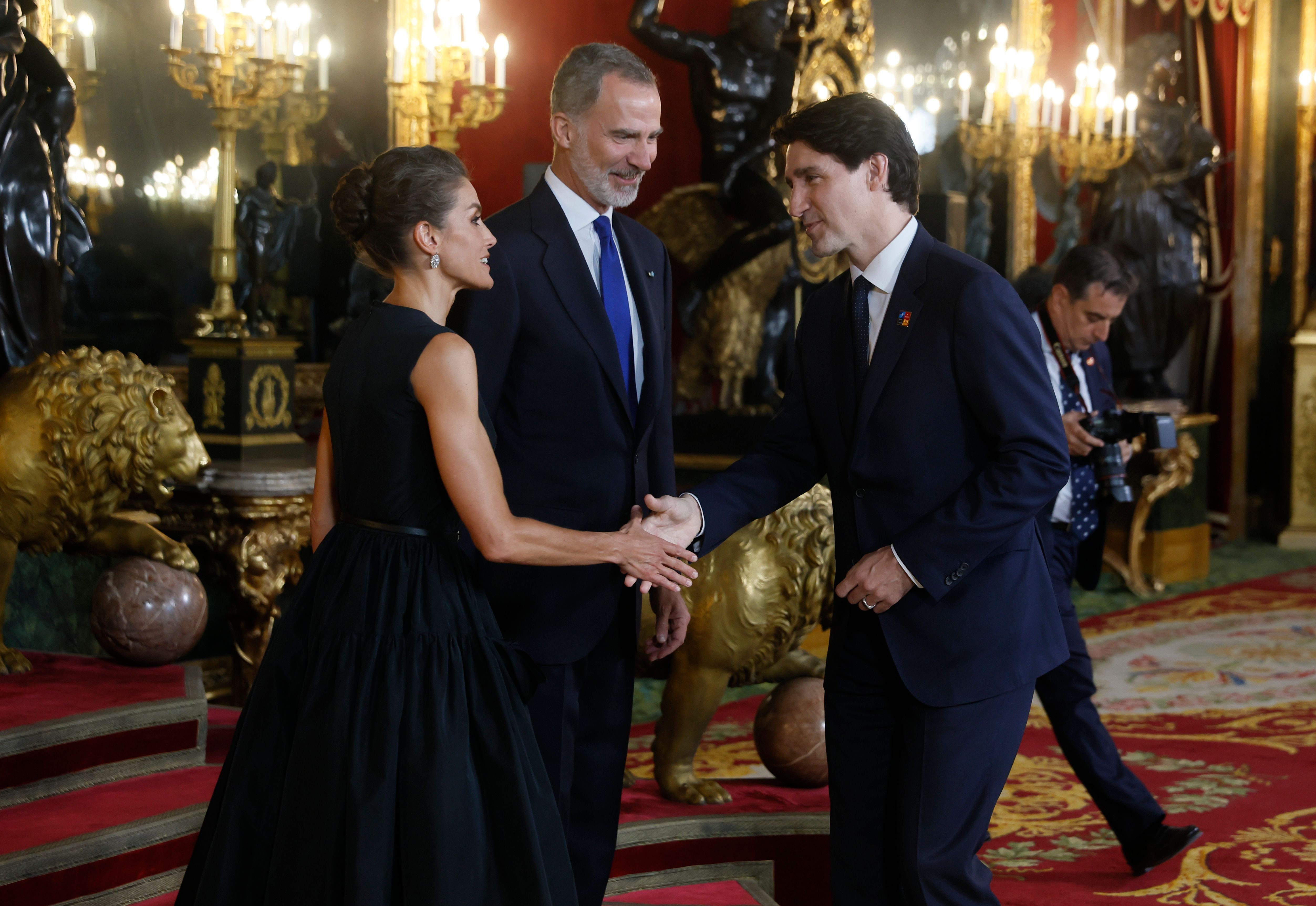 Los Reyes presiden la cena con los jefes de Estado de la OTAN en el Palacio Real
