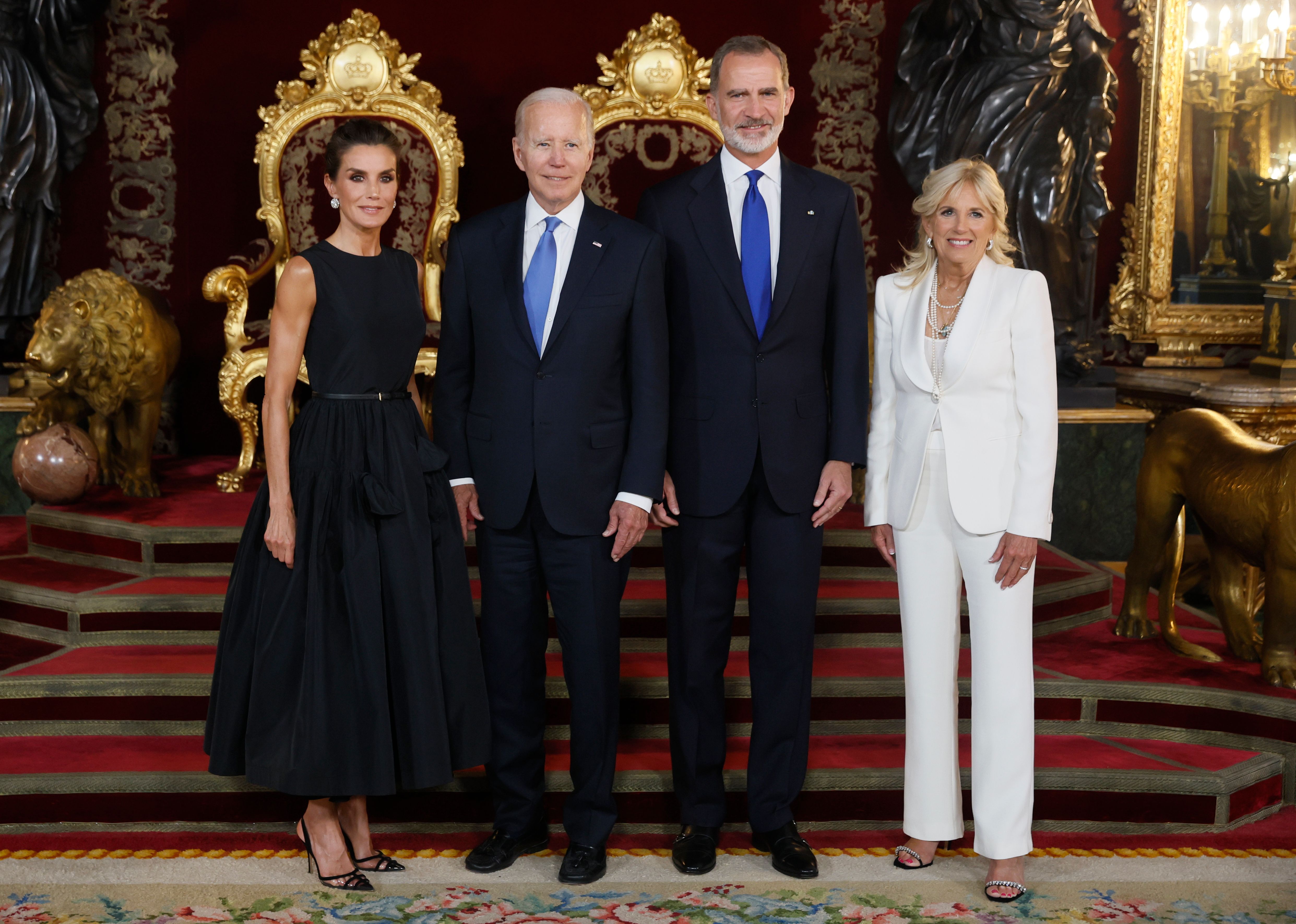 Los Reyes presiden la cena con los jefes de Estado de la OTAN en el Palacio Real