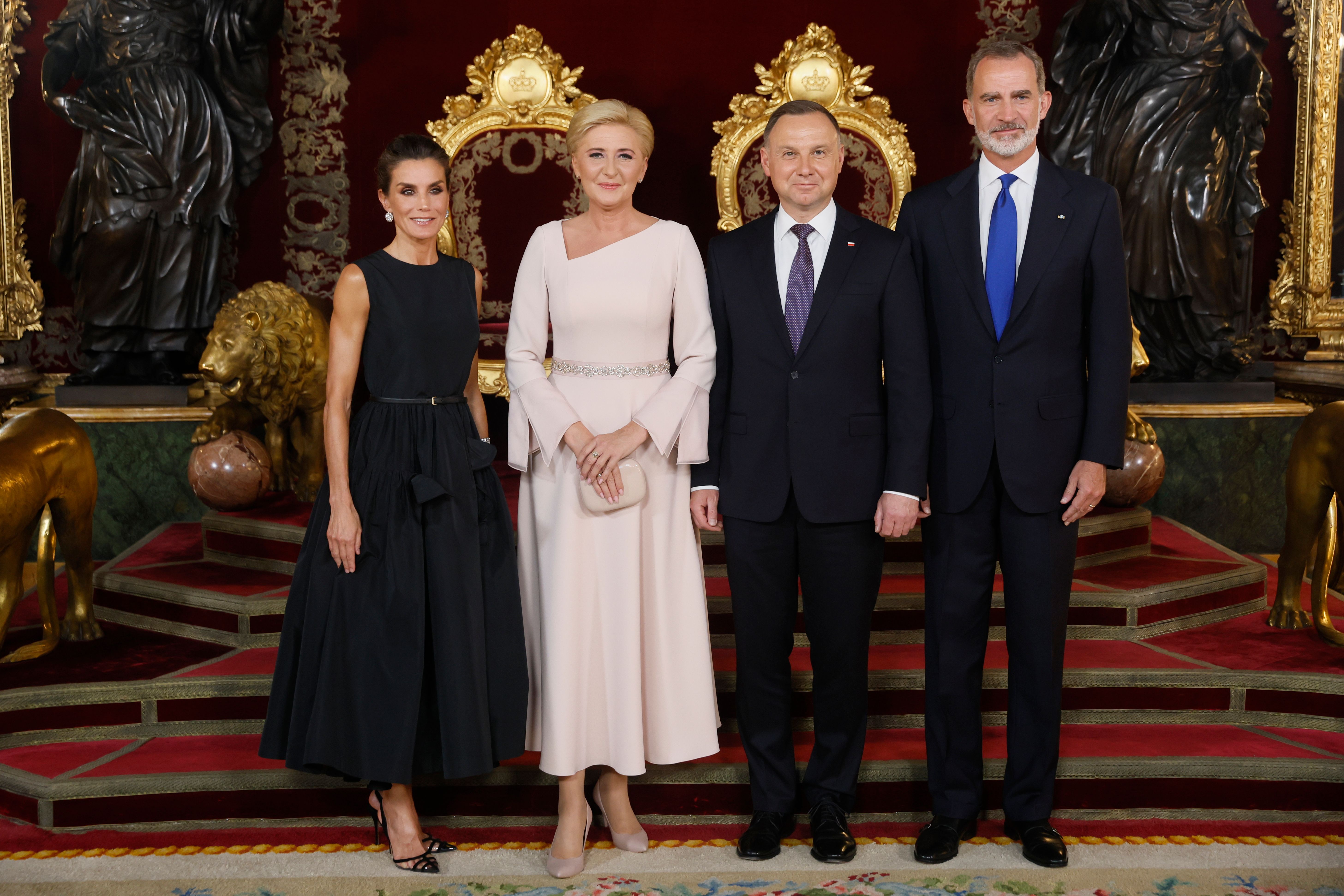Los Reyes presiden la cena con los jefes de Estado de la OTAN en el Palacio Real