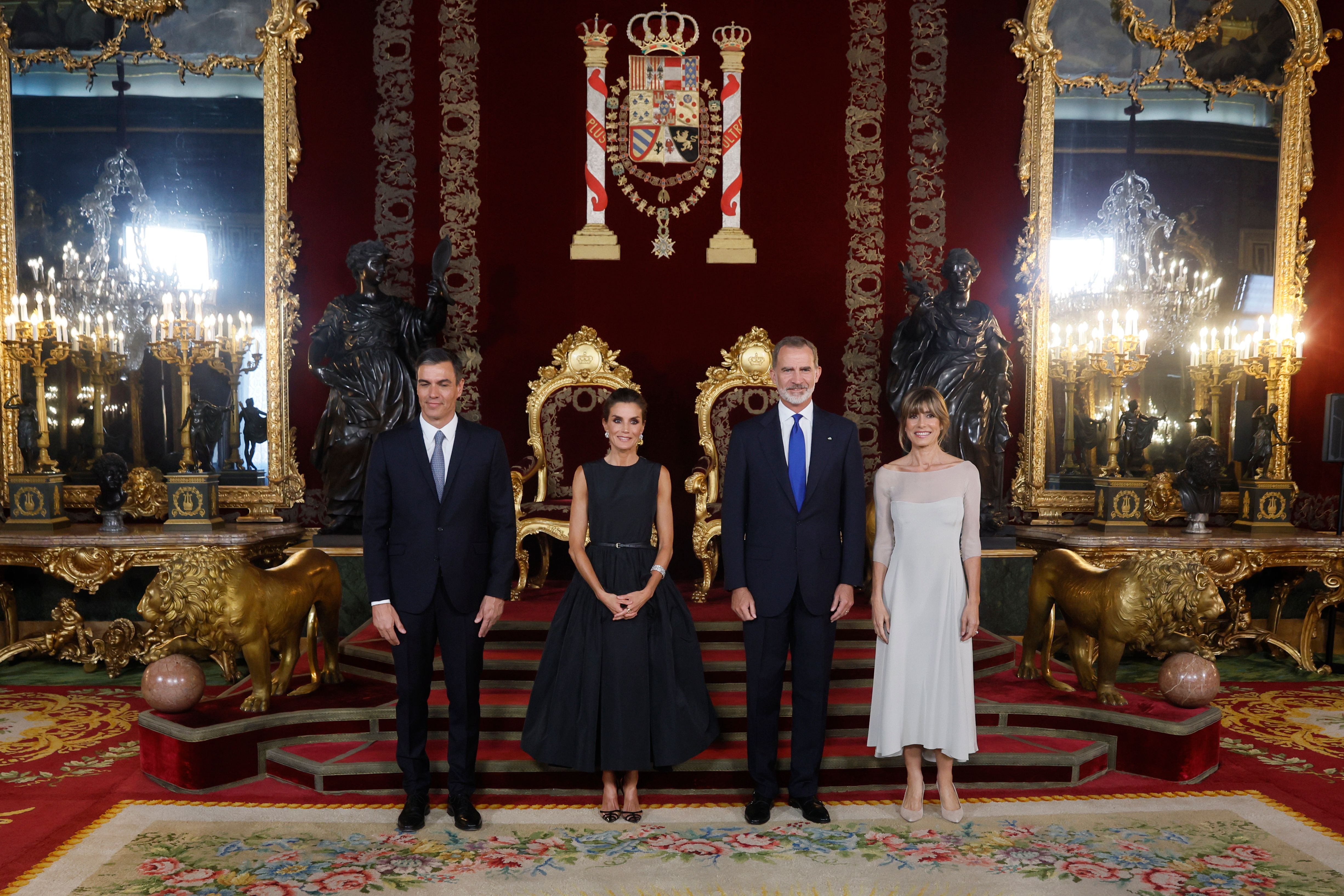 Los Reyes presiden la cena con los jefes de Estado de la OTAN en el Palacio Real