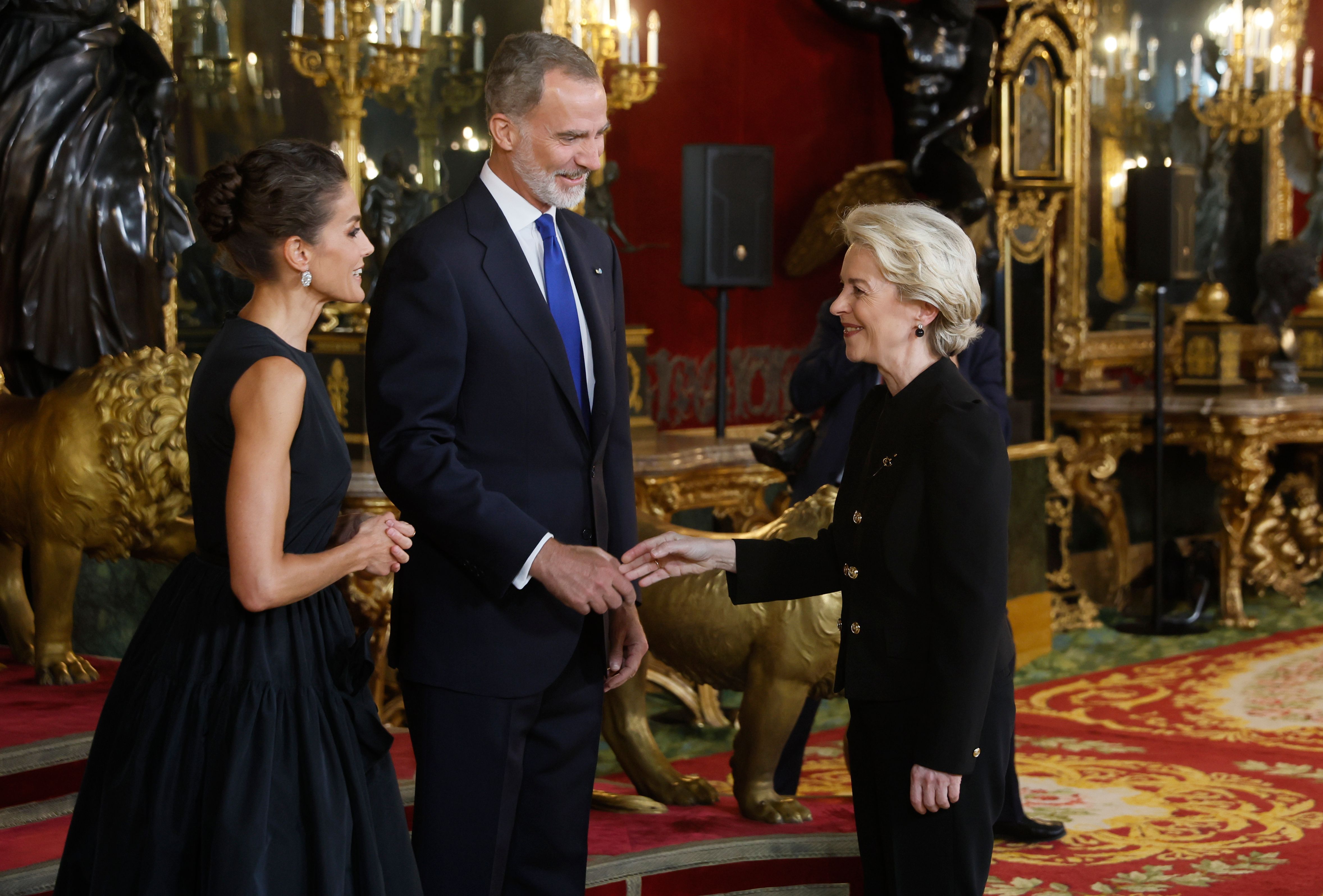 Los Reyes presiden la cena con los jefes de Estado de la OTAN en el Palacio Real
