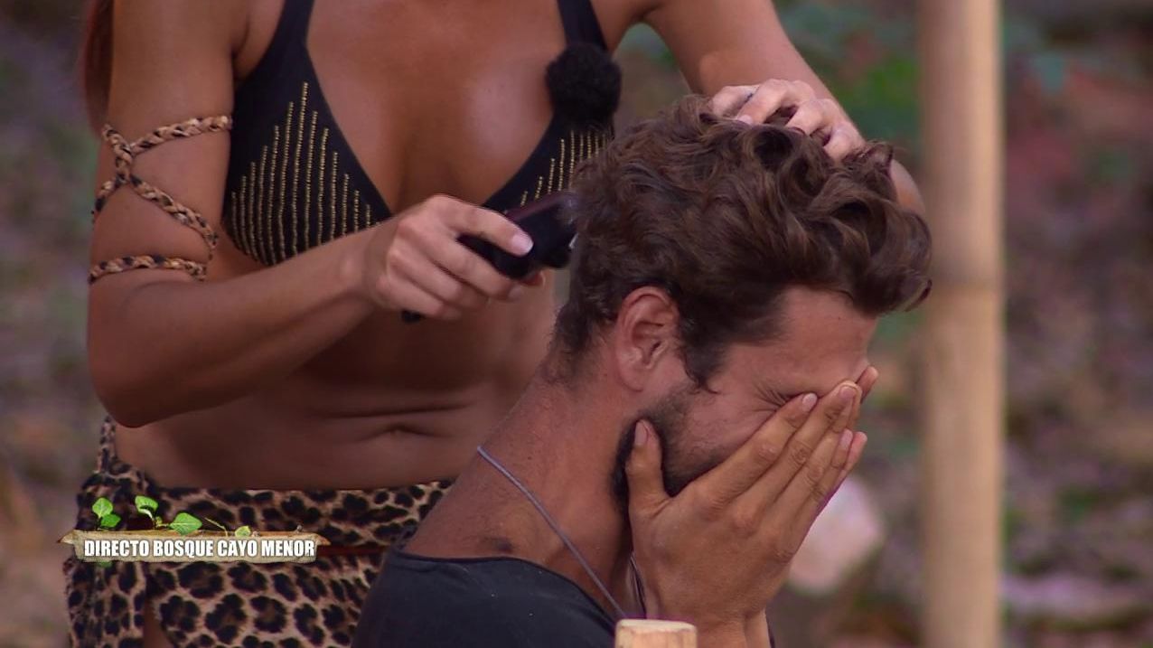 Alejandro Nieto acepta raparse al uno por dos pizzas