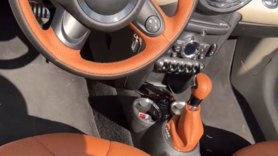 Diego Matamoros hace un inusual regalo a Marta Riumbau