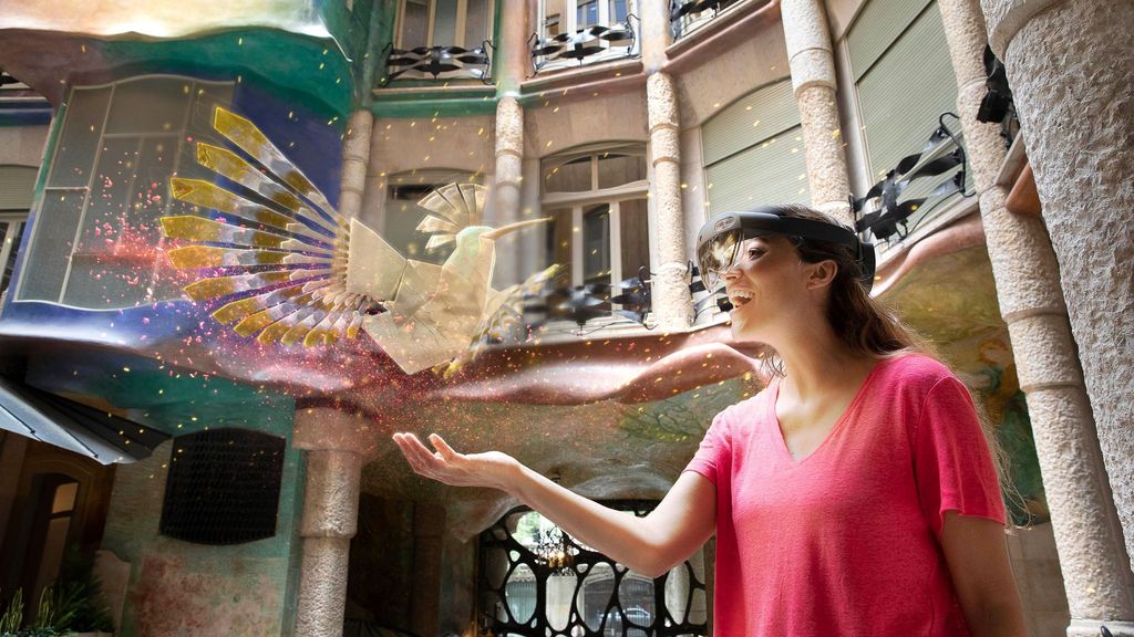 Hologramas invaden la Pedrera de Barcelona