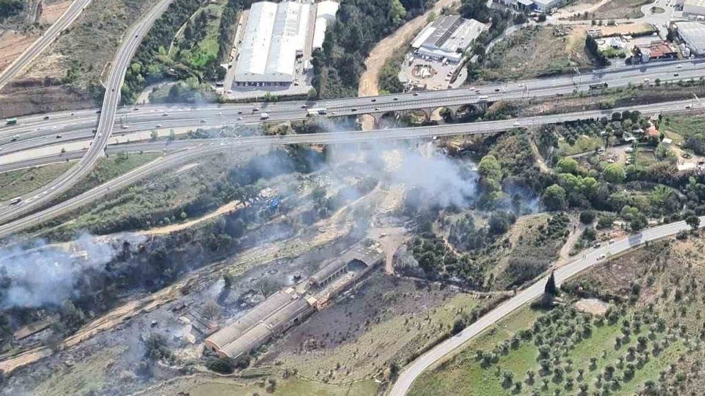 Imagen aérea del incendio en el Baix Llobregat Nord