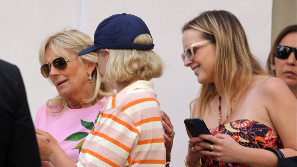 Jill Biden con sus nietas