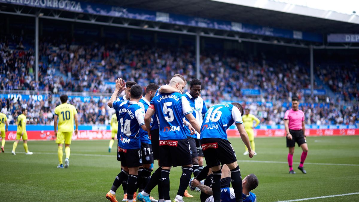 Jugadores del Deportivo Alavés durante un partido Jugadores del Deportivo Alavés durante un partido