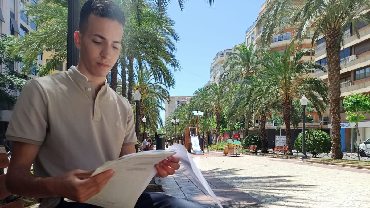 Un joven denuncia la actuación homófoba de los vigilantes de seguridad en una discoteca de Alicante Un joven denuncia la actuación homófoba de los vigilantes de seguridad en una discoteca de Alicante