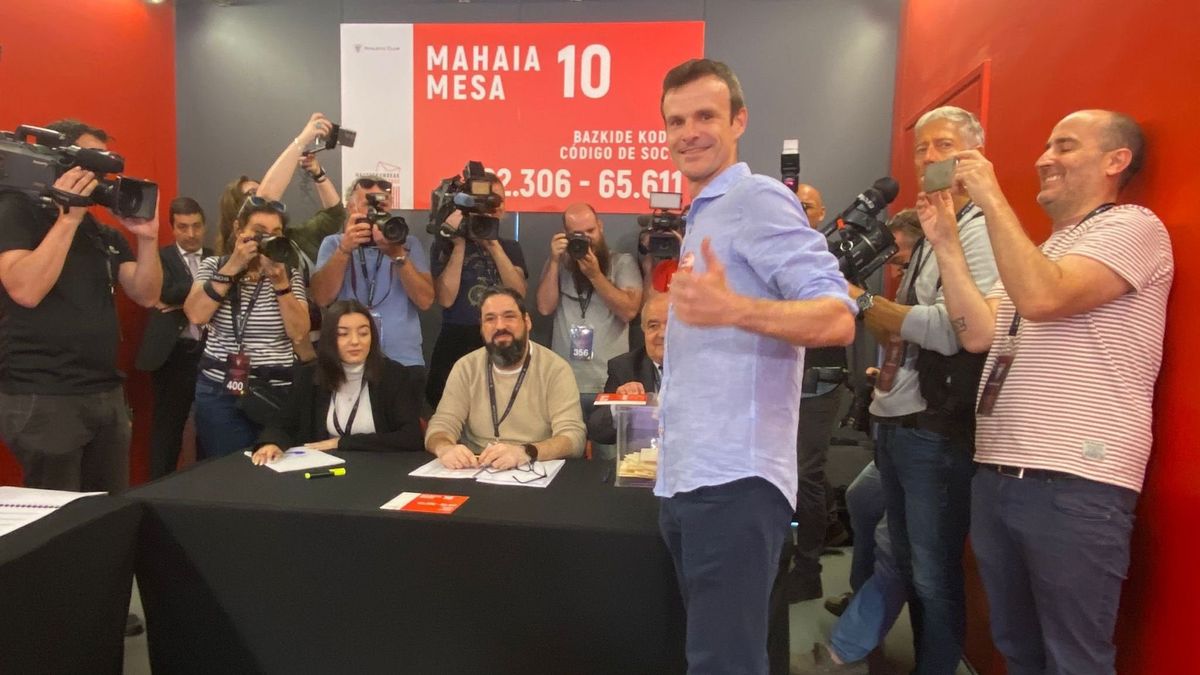 El nuevo presidente del Athletic Club, Jon Uriarte, en el momento de la votación El nuevo presidente del Athletic Club, Jon Uriarte, en el momento de la votación