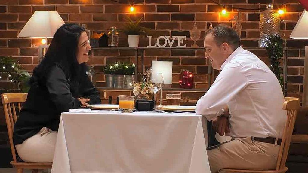 Irene y Edu durante su cita en 'First Dates'